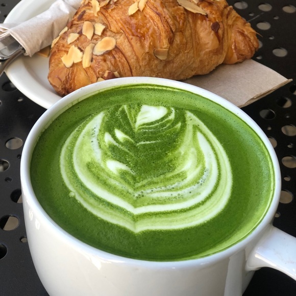 Meet your Posher, Lisa - Picture 3 of 3